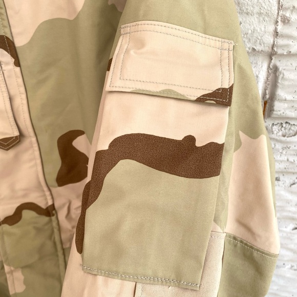 NWT U.S. Military Issue Desert Camouflage Cold Weather ECWCS Parka size Medium - Picture 9 of 16